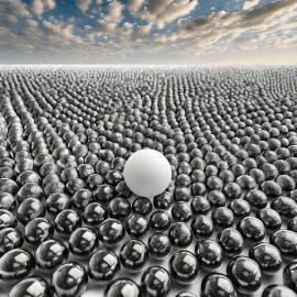 imagegratuite.com_00000611_L_f2-1-white-ball-among-many-black-balls